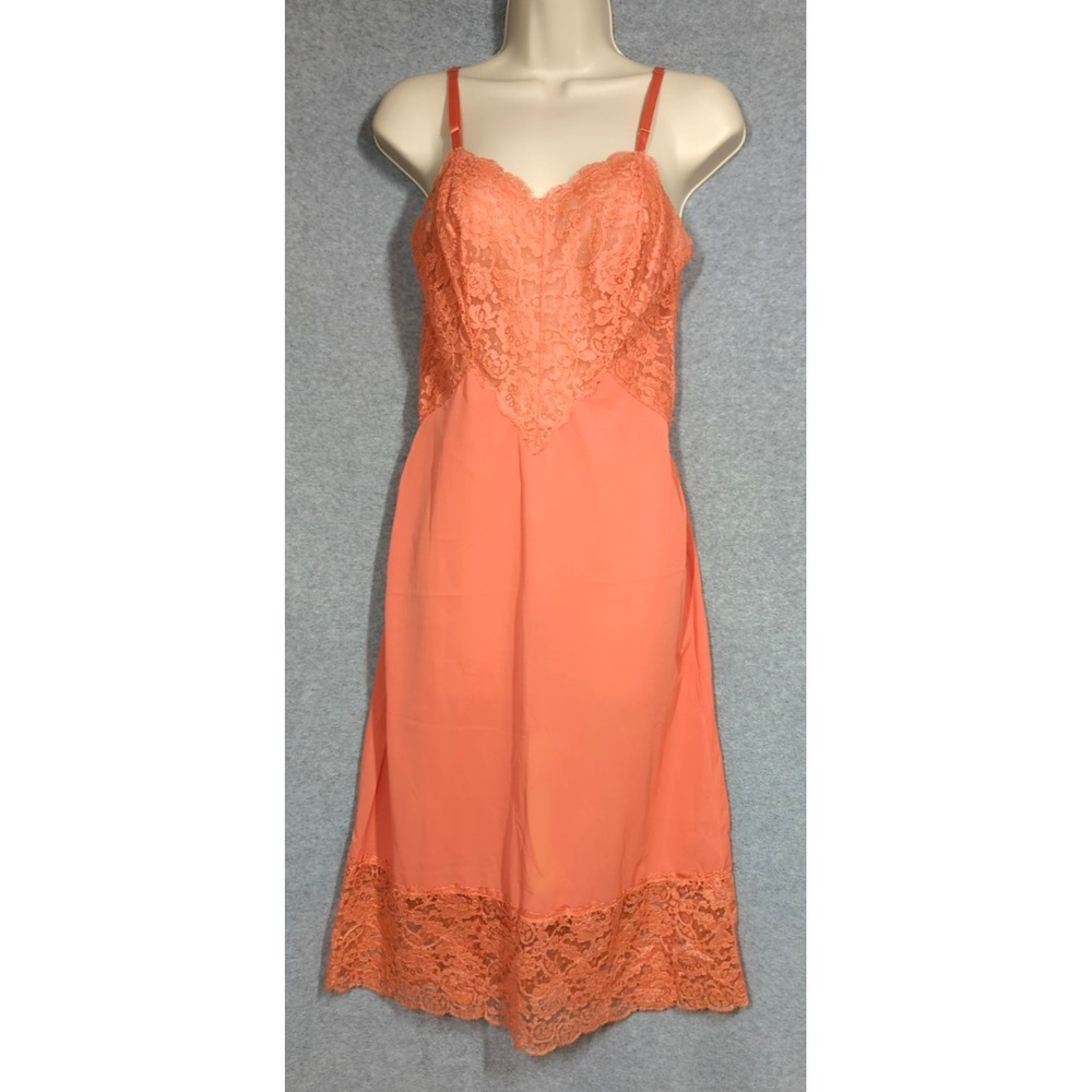 Vintage Vanity Fair Full Slip SZ 32 1950s Coral Lace Tricot Nylon Made USA